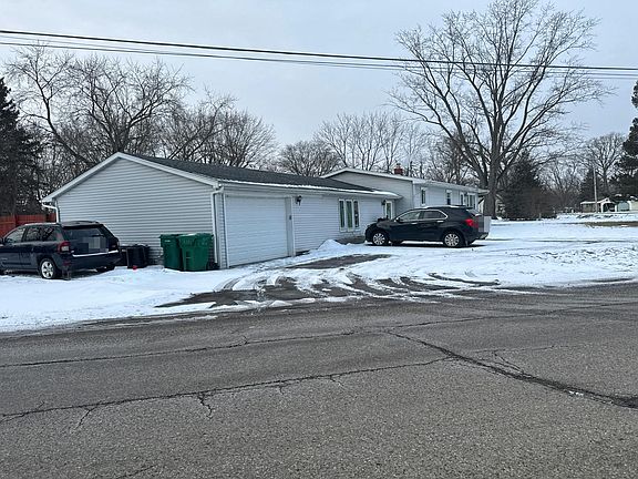 3rd image of 4162 N Belsay Rd
