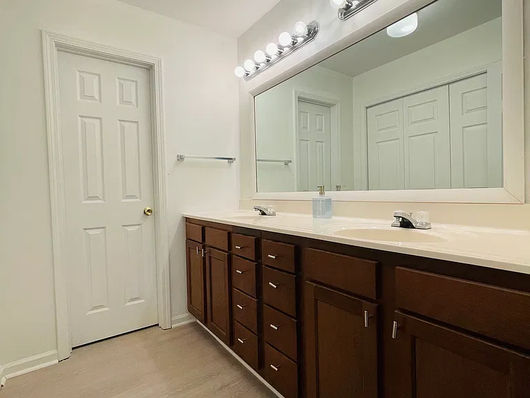 724 Azalea Dr #435 — Photo 4