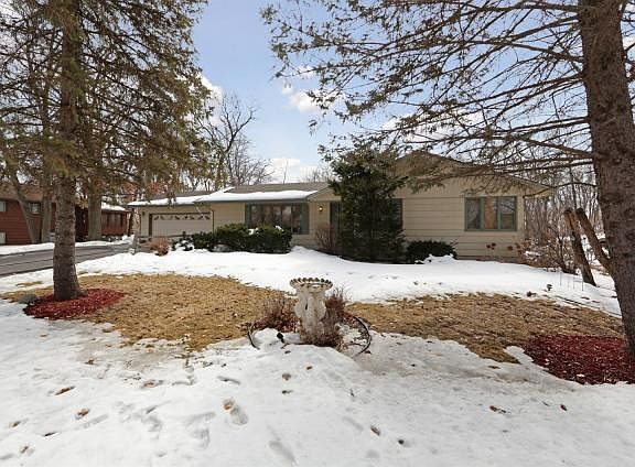 Street view - Beautifull landscaping