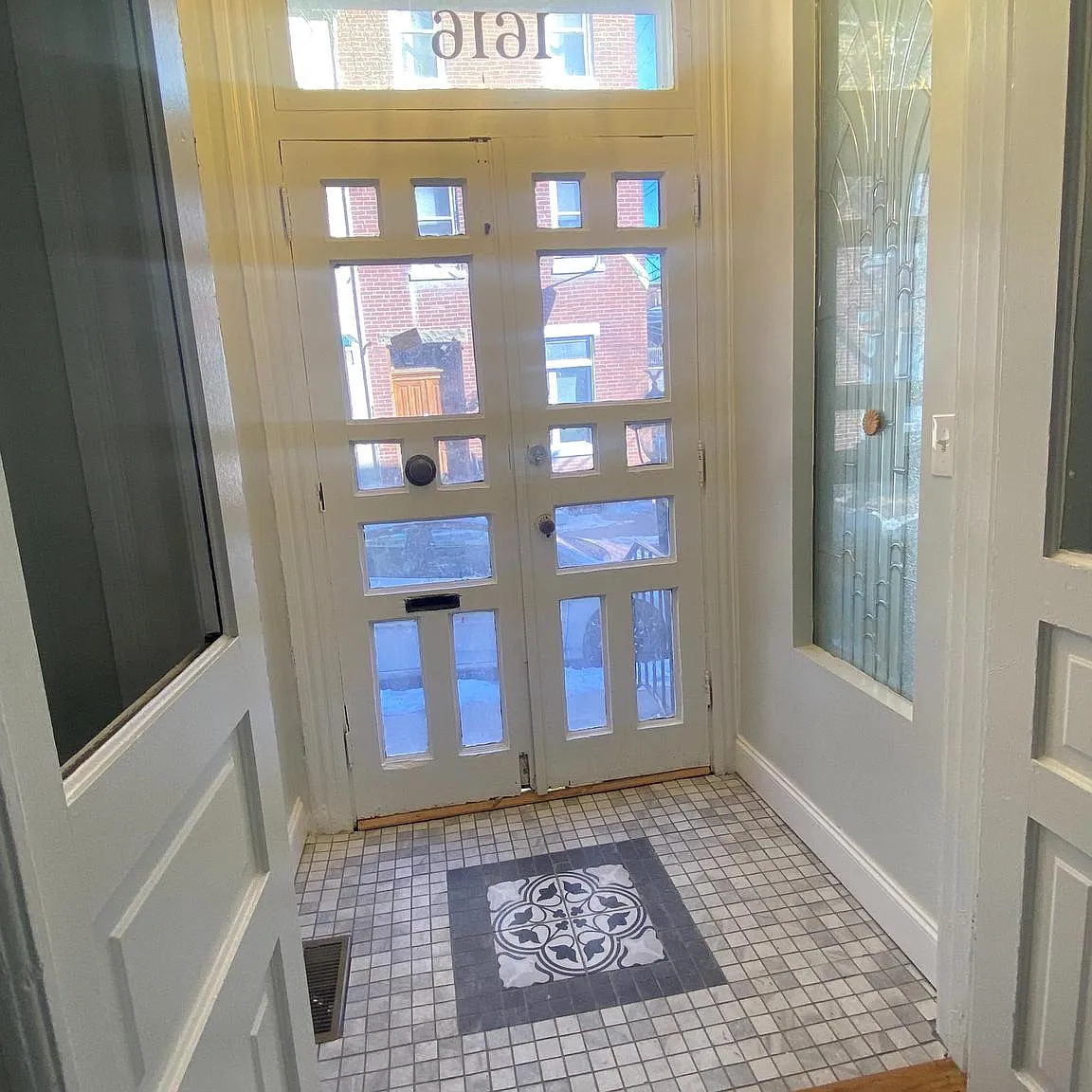 3 bed, 2.5 bath, 2036 sqft, $2,000 — Photo 2