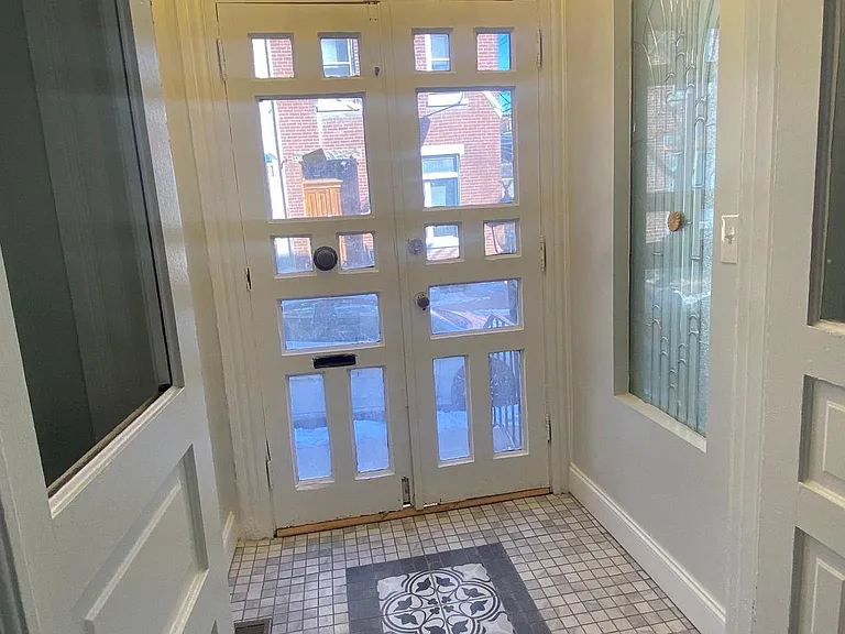 1616 Penn St — Photo 2