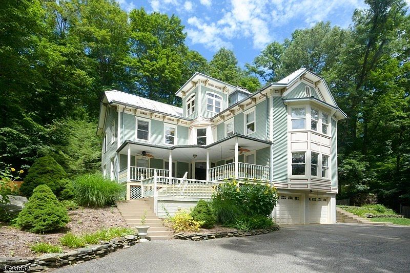 1st image of 541 Terrace Dr
