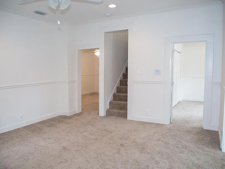 6 S Summit St #A — Photo 9