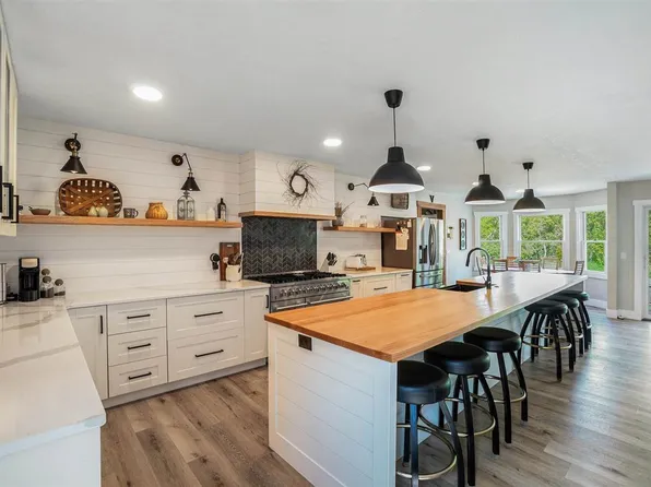 931 Wilson St, Boyne City, MI 49712