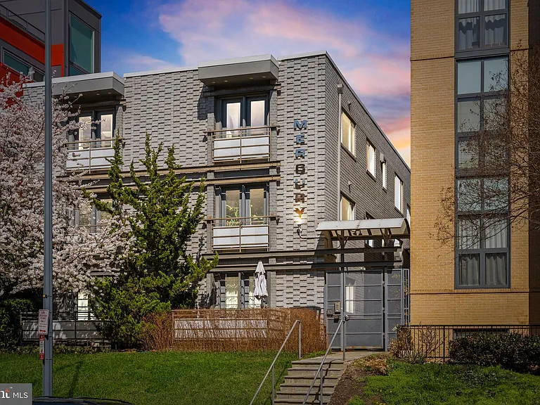 1439 Chapin St NW #103 — Photo 31