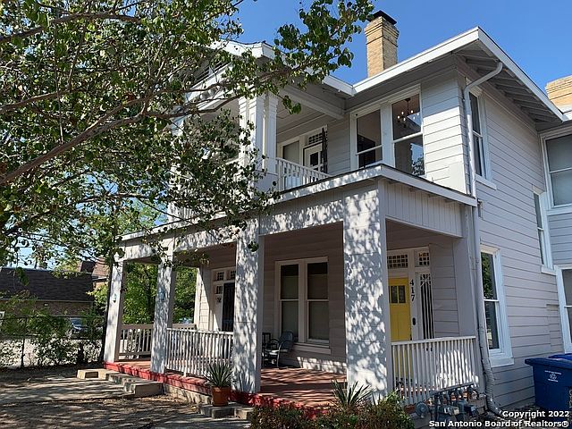 1st image of 417 Maverick St