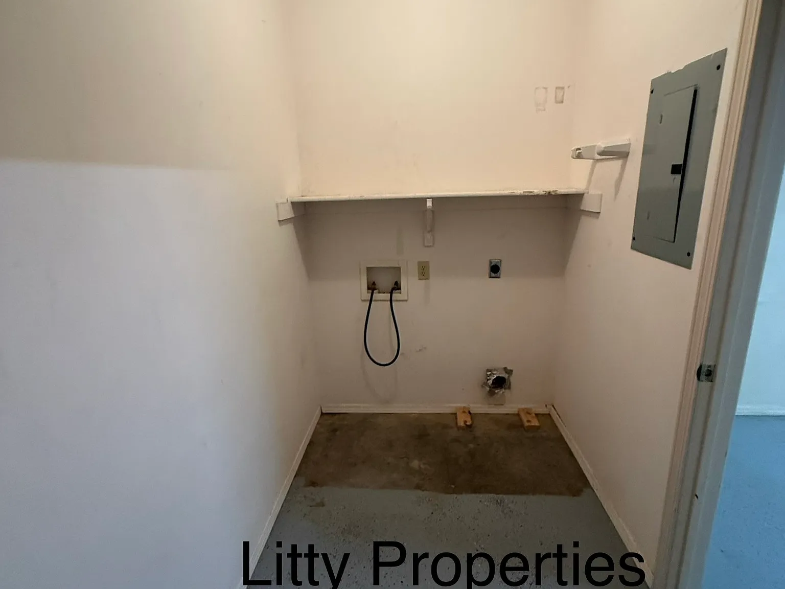 1507 Arena Drive - 1 — Photo 2