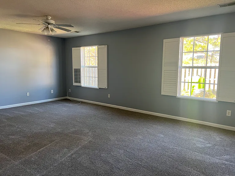 109 Chapelwood Dr — Photo 4