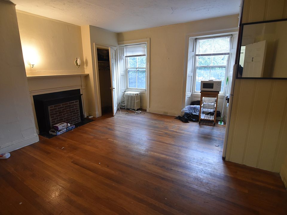 2nd image of 90 Myrtle St APT 3