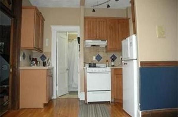 2nd image of 39 Hemenway St #121