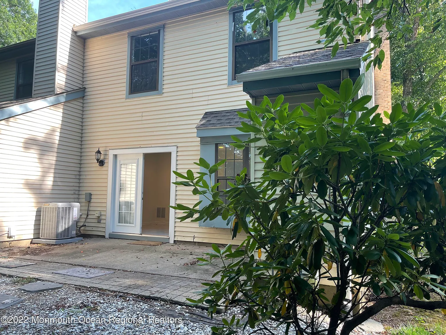 3 bed, 2.5 bath, 1564 sqft, $3,300 — Photo 4