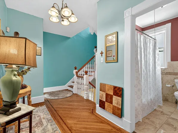 116 Bentley Avenue image 23 of 50