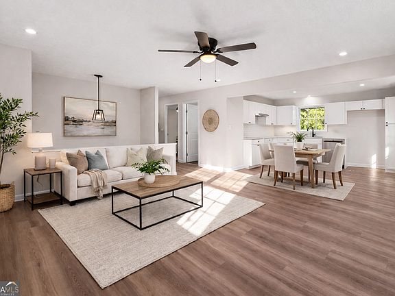 4th image of 109 Tall Tree Rd