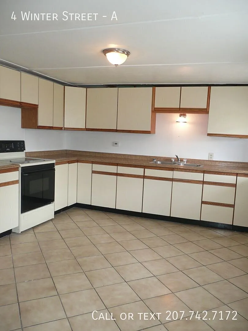 4-Bedroom Haven in Dover - Cozy 950 Sq Ft Living — Photo 2