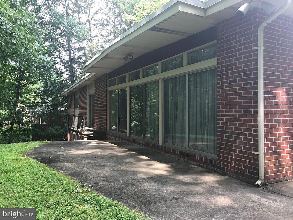 2nd image of 3501 Arborwood Ct