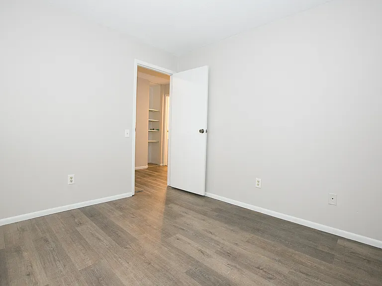 7300 72nd Ln N — Photo 10