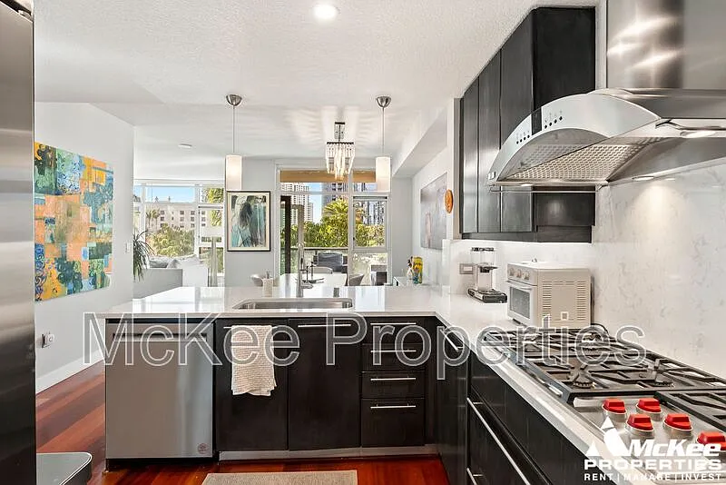 2 bed, 2.0 bath, 1336 sqft, $5,200 — Photo 3