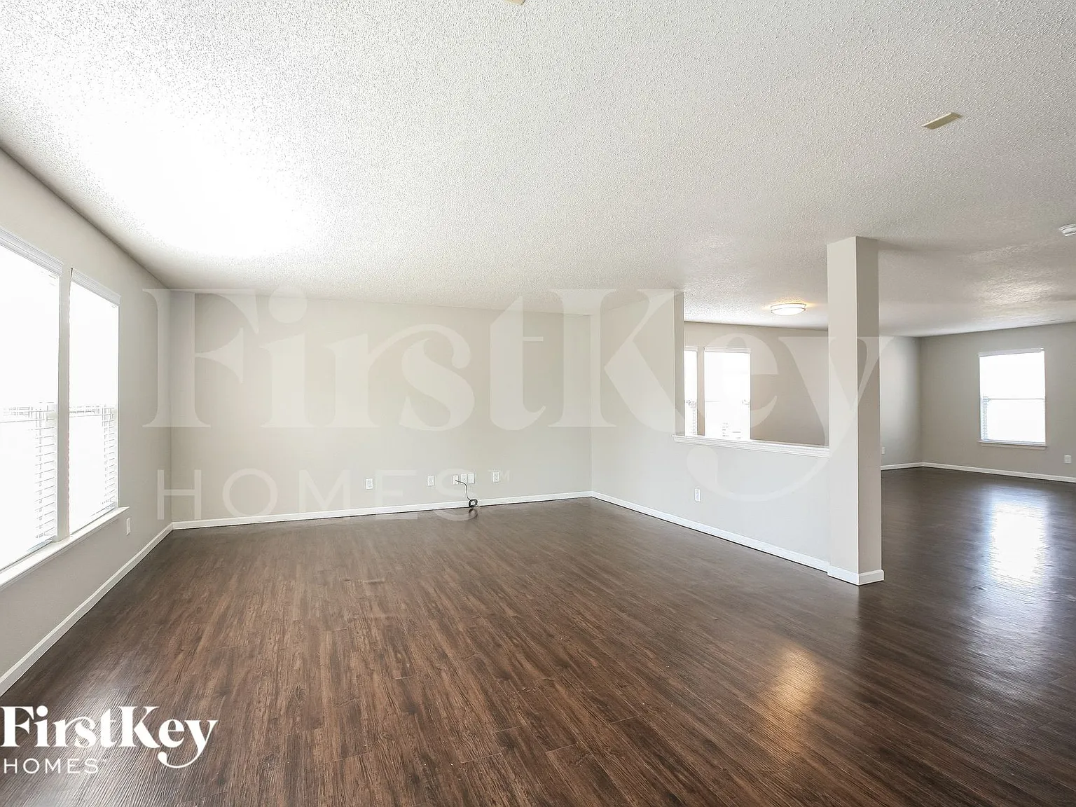 3 bed, 3.0 bath, 3094 sqft, $2,395 — Photo 4