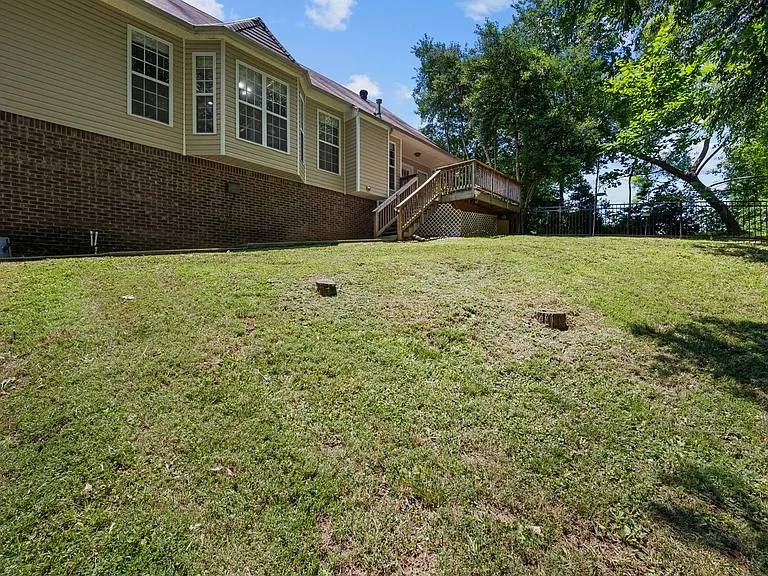 4433 Taylor Hall Ln — Photo 35
