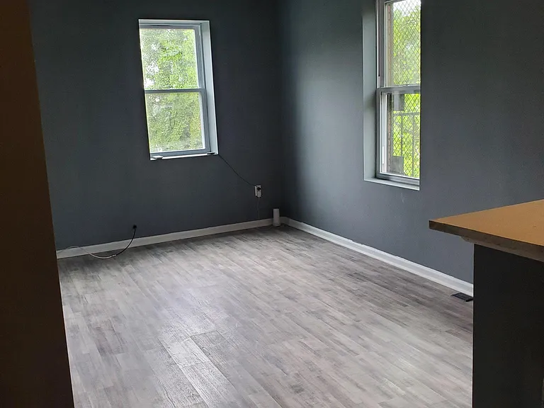 1049 Brantley Ave #2 — Photo 4
