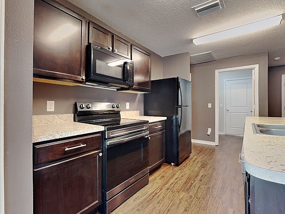3rd image of 26463 Mott Ave