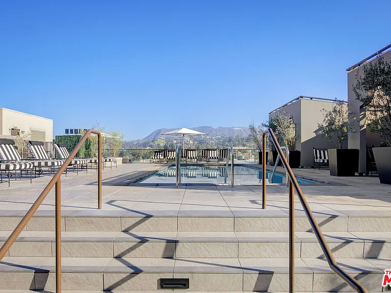 1645 N Vine St #706 — Photo 46