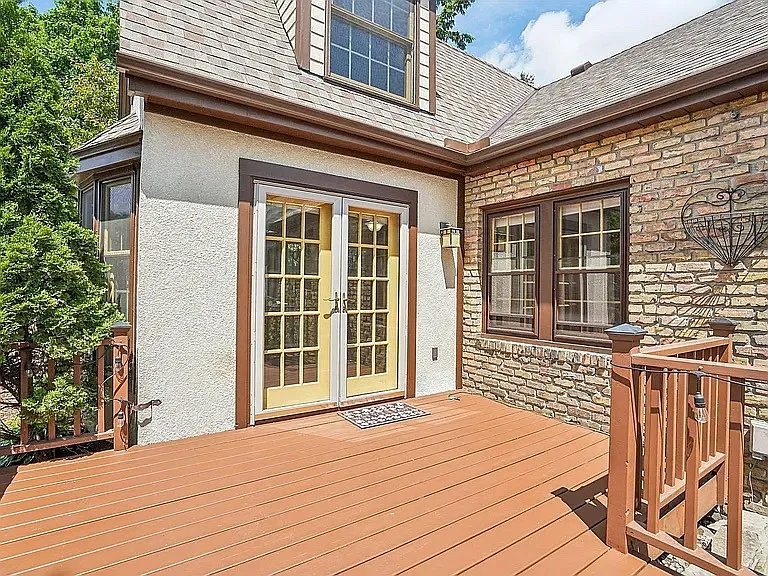 4227 York Ave N — Photo 4