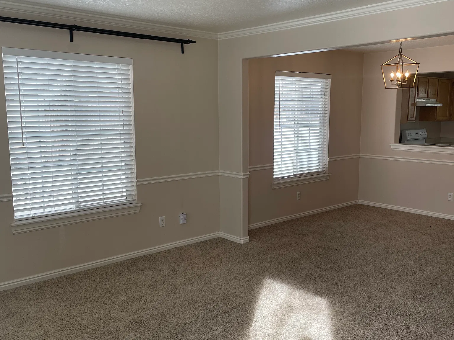 2 bed, 1.5 bath, 1072 sqft, $1,545 — Photo 3