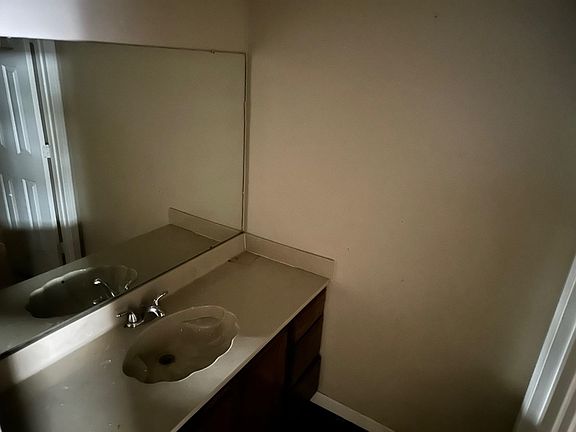 5th image of 3689 Hyacinth Dr