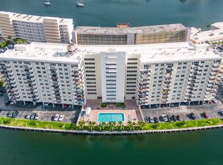 401 Golden Isles Dr APT 804, Hallandale, FL 33009