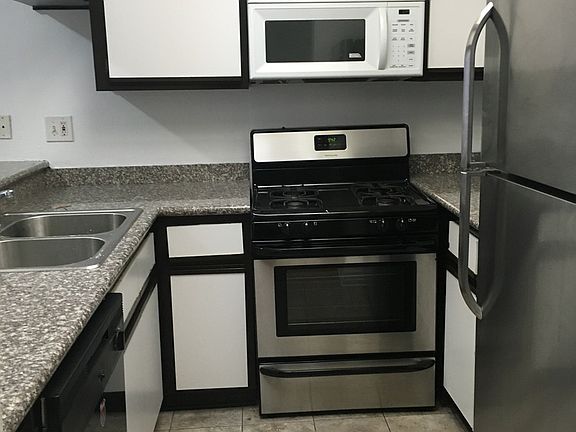 2nd image of 1229 N Sycamore Ave APT 312