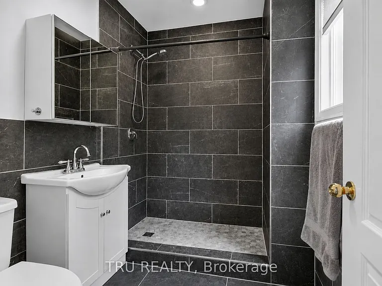2376 Kinburn Side Rd — Photo 34