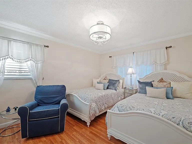 1211 Algeria Ave — Photo 23