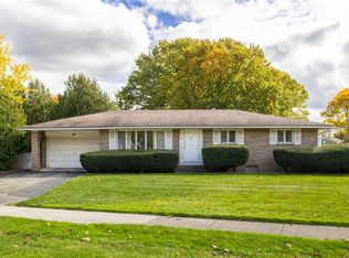 48 Skycrest Dr, Rochester, NY 14616