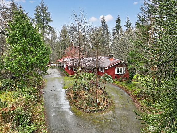 2nd image of 716 Garden Hill Rd