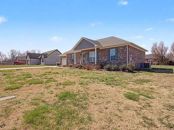 2nd image of 1702 Gordon Ln