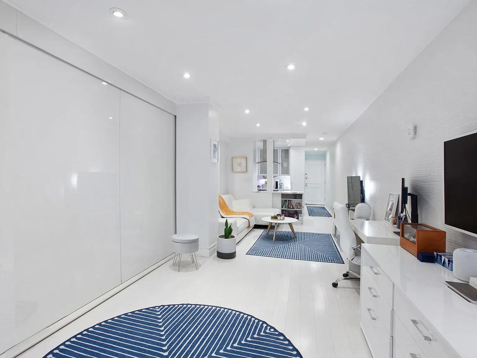 106 Central Park South — Photo 3