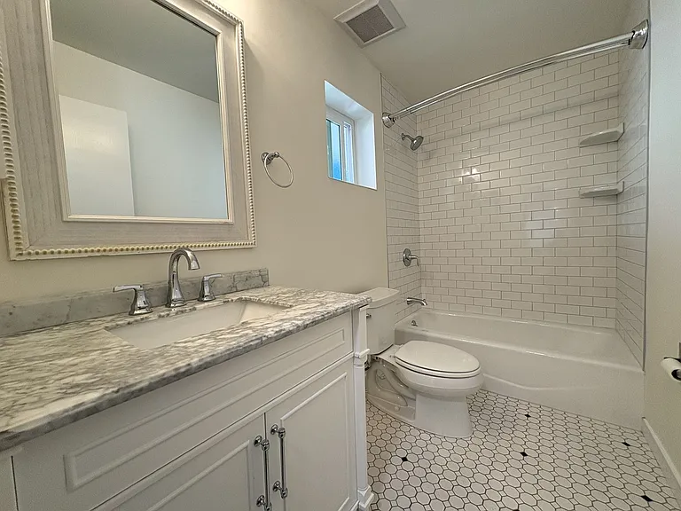 Renovated 1BD/1BA in Palo Alto | Prime Location! — Photo 10
