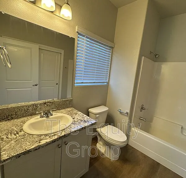 514 S Summit St #103 — Photo 12