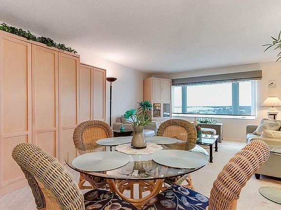 5th image of 4725 Cove Cir APT 906