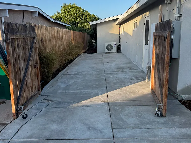 5137 Derrick Ct — Photo 23
