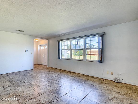 4th image of 200 Seminole Dr