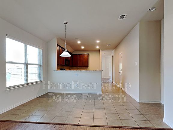 5th image of 2800 Castle Creek Dr