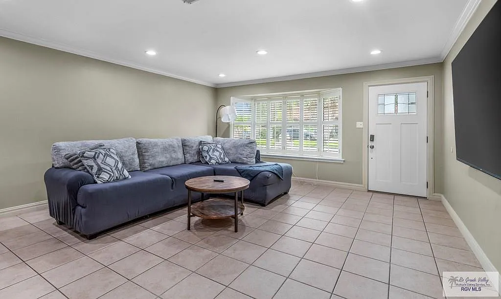 Building Photo - 5414 Guava Dr