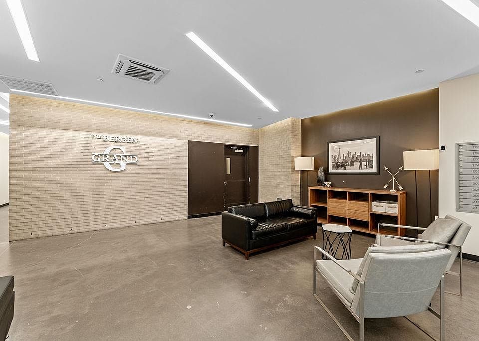 1st image of 429 Bergen Ave #311