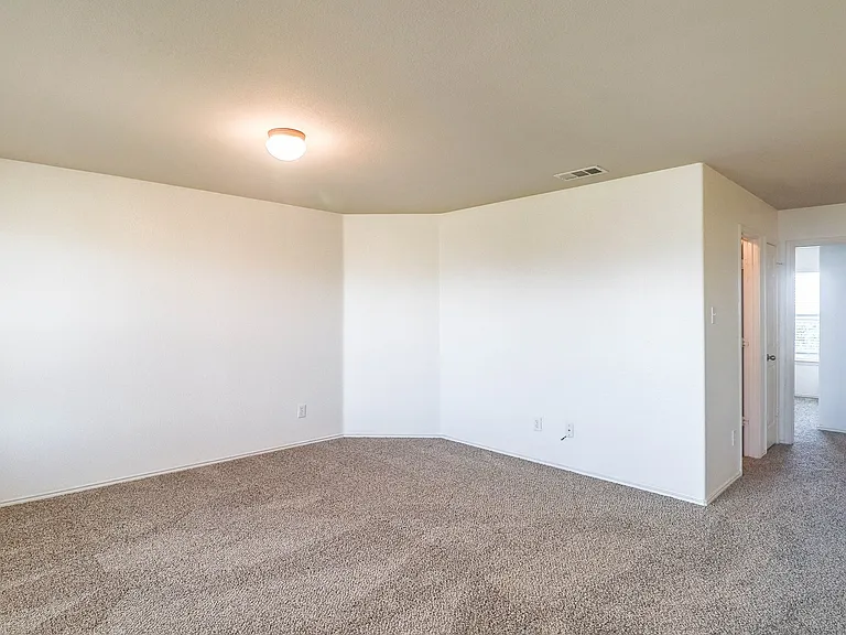 2324 Cavalry Dr — Photo 17