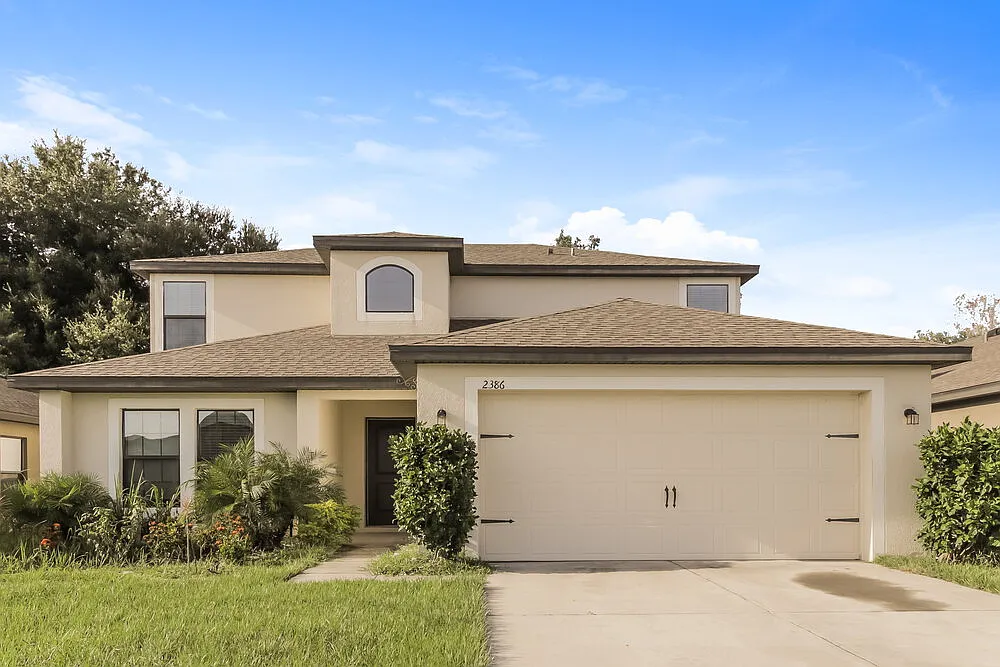 5 bed, 2.5 bath, 2461 sqft, $2,920 — Photo 1