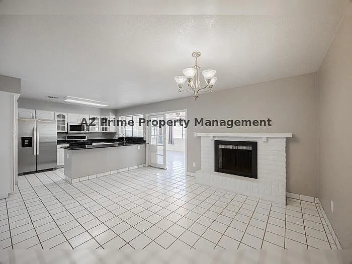 1634 W Sack Dr — Photo 8