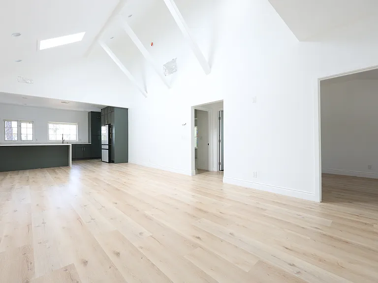 1401 Waterloo St #1 — Photo 5