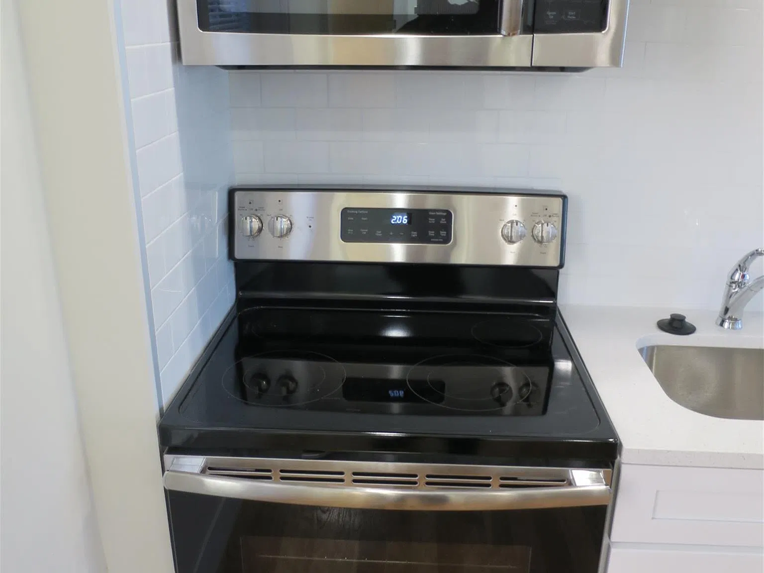1 bed, 500 sqft, $2,350 — Photo 3
